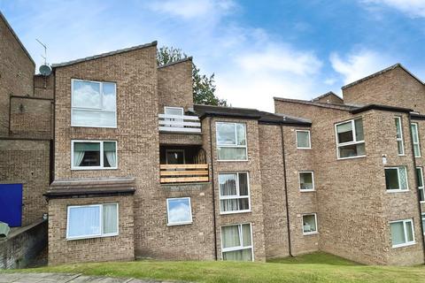 2 bedroom flat for sale, Frizley Gardens, Bradford