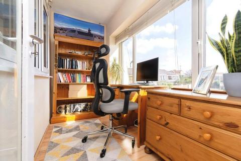 1 bedroom apartment for sale, Woburn Close, London SW19