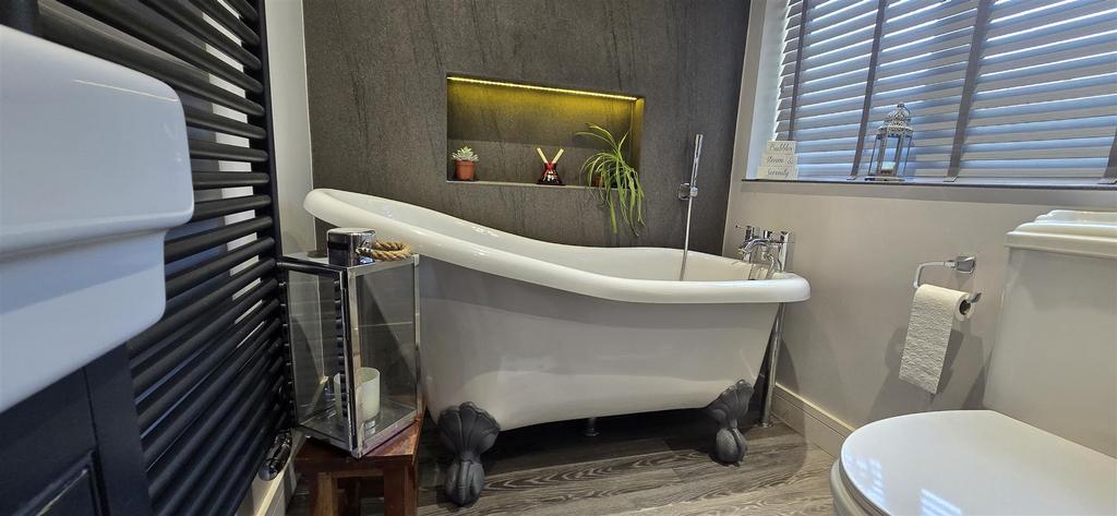 Bath 3.jpeg