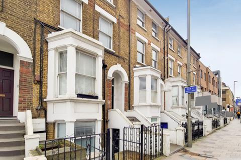 1 bedroom flat to rent, St Johns Hill, London
