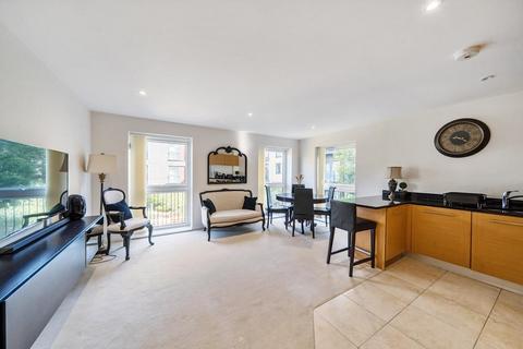 3 bedroom flat for sale, Stanmore Place, Stanmore HA7