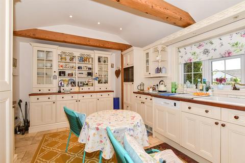 3 bedroom detached bungalow for sale, Kings Platt, Horsham RH13