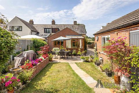 4 bedroom semi-detached house for sale, Saxondale Drive, Radcliffe-On-Trent, Nottingham