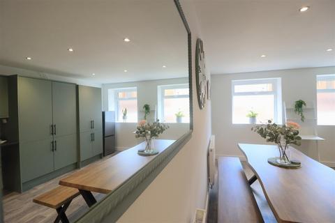 4 bedroom flat for sale, Little Bedford Street, North Shields