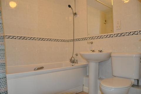 2 bedroom apartment to rent, Addington Court, Exeter