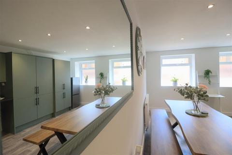4 bedroom flat for sale, Little Bedford Street, North Shields