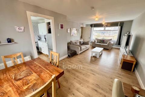 11 Almswall Road, Kilwinning, KA13 6BL