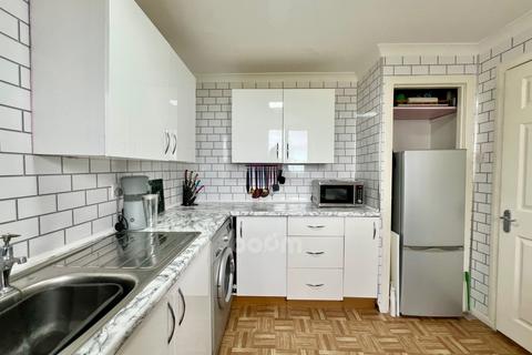 11 Almswall Road, Kilwinning, KA13 6BL