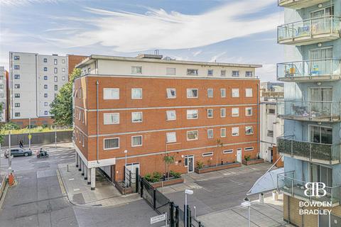 2 bedroom flat for sale, Axon Place, Ilford