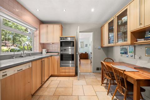 undefined, Greenside, Berkshire RG45