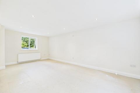 24 Brackendale, Bradford, BD10 0SJ