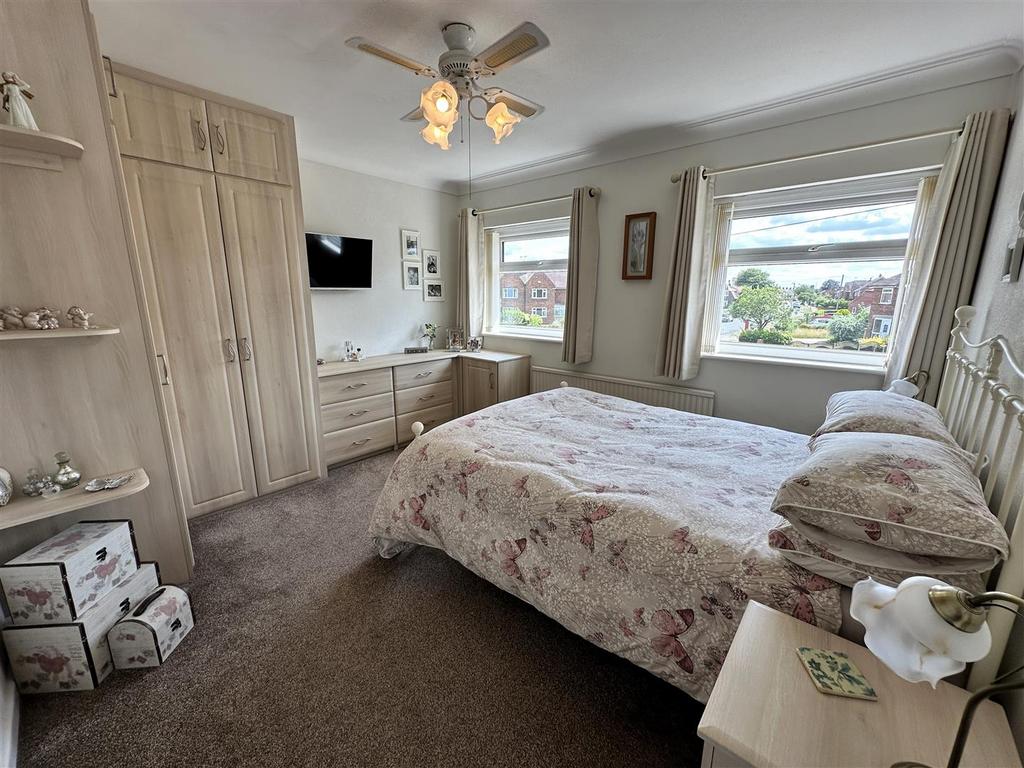 Bedroom1.jpg