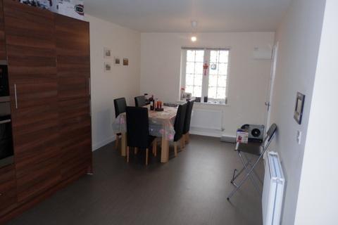 4 bedroom detached house to rent, Theedway, Leighton Buzzard, LU7