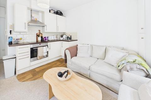 1 bedroom apartment to rent, The Avenue, Combe Down