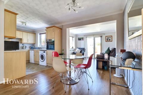 4 bedroom detached house for sale, Orchard Croft, Carlton Colville