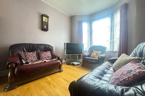 3 bedroom terraced house for sale, Waghorn Road, London