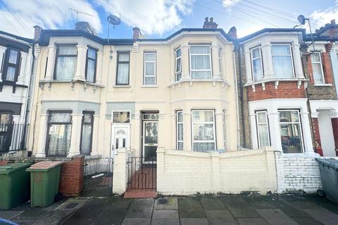 3 bedroom terraced house for sale, Waghorn Road, London