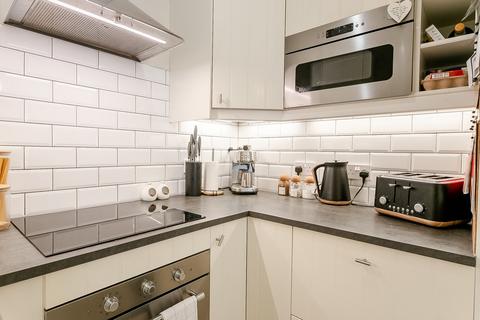 38/2 Buchanan Street, Edinburgh, EH6 8RF