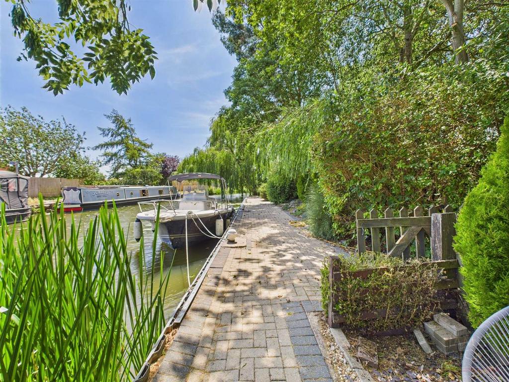 Canalside location