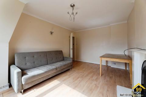 2 bedroom apartment to rent, Victoria Road, Romford, Greater London, RM1