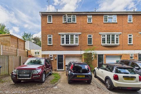 undefined, Glendale, Hemel Hempstead, HP1