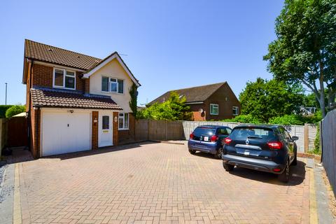 13 Grasmere Close, Eastbourne, BN23 8JE