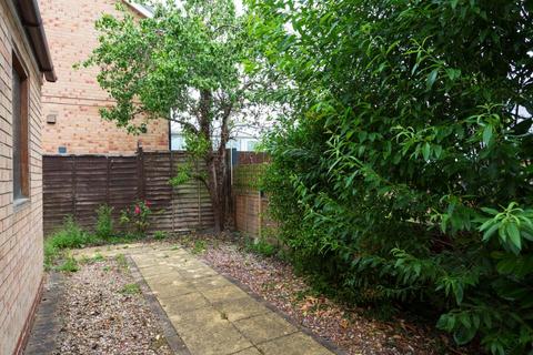 2 bedroom semi-detached house to rent, Ilton Garth, York