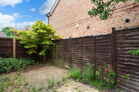 2 bedroom semi-detached house to rent, Ilton Garth, York