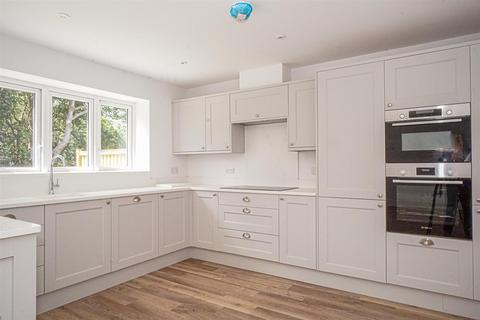 4 bedroom detached house for sale, Branksome Road, St. Leonards-On-Sea