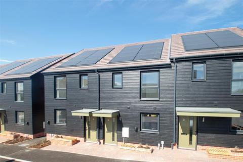 2 bedroom house to rent, £1200 RENT CREDIT -  Shenley Wood, Milton Keynes
