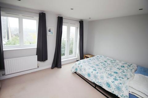 78 Birkhead Close, Kirkburton, Huddersfield, HD8 0GS