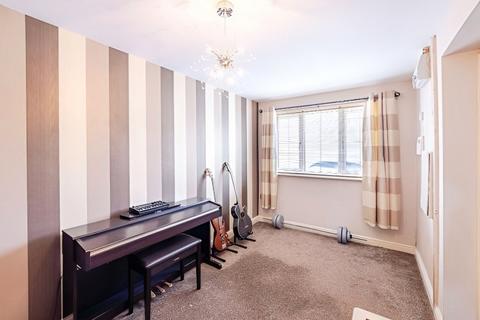 78 Birkhead Close, Kirkburton, Huddersfield, HD8 0GS