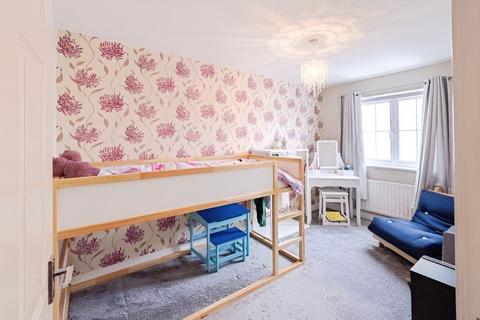 78 Birkhead Close, Kirkburton, Huddersfield, HD8 0GS