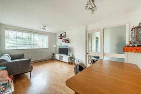 3 Tallack Close, Harrow, HA3 7DN