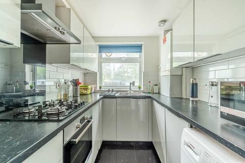 3 Tallack Close, Harrow, HA3 7DN