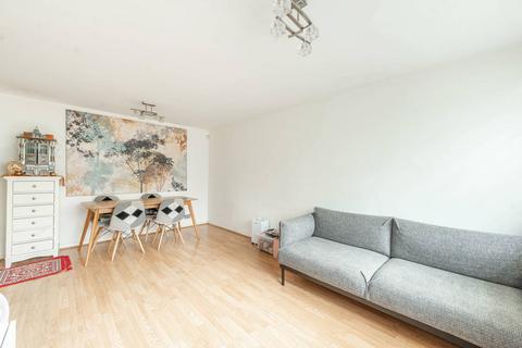 3 Tallack Close, Harrow, HA3 7DN