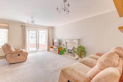 59 Hoveton Close, Redditch, B98 7HW