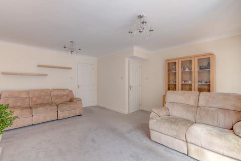 59 Hoveton Close, Redditch, B98 7HW