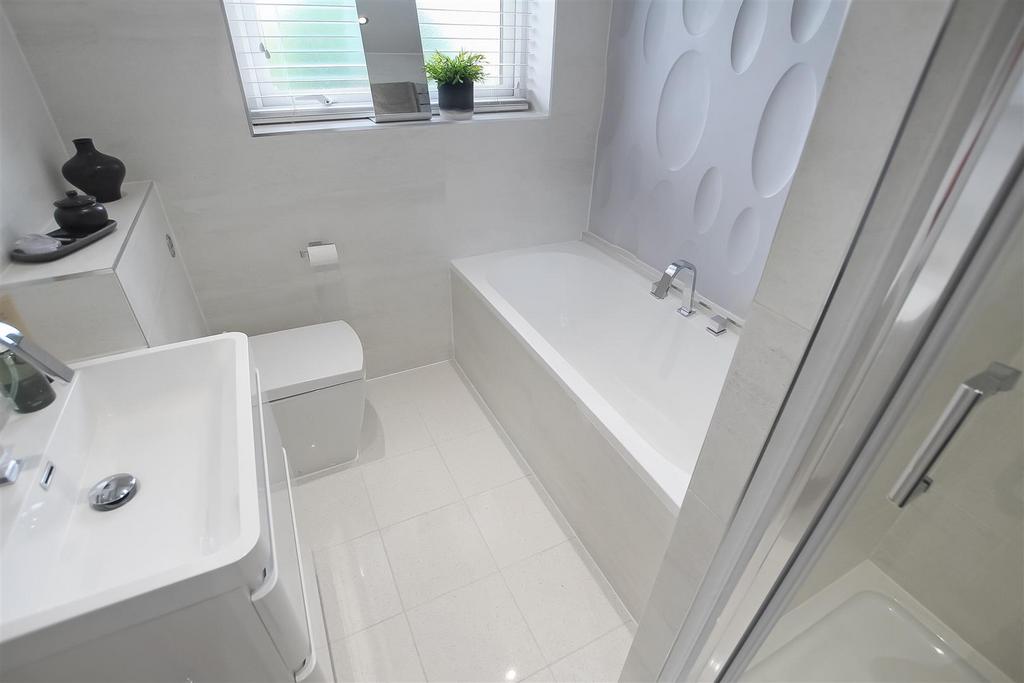 Family Bathroom WC.jpg
