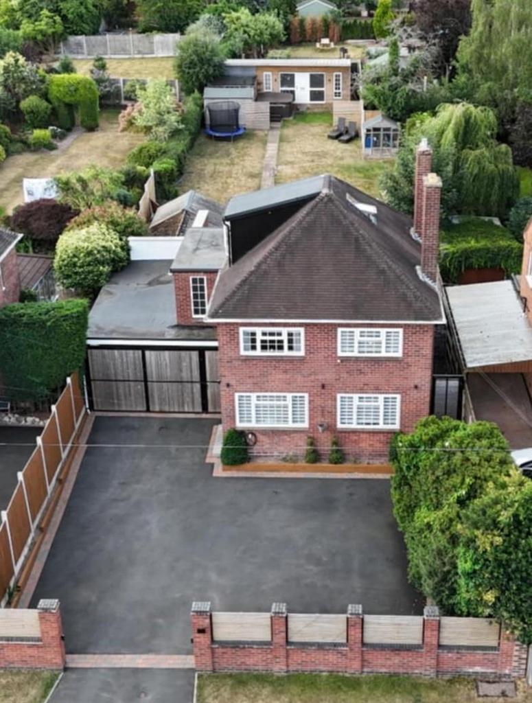 Holmwood Avenue