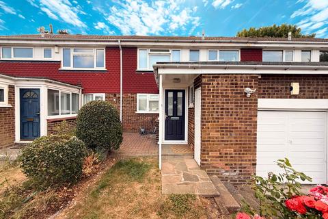 33 Ryarsh Crescent, Orpington, BR6 9SG