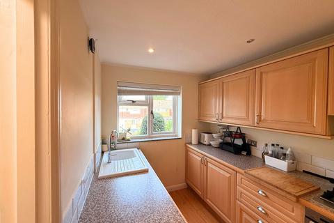 33 Ryarsh Crescent, Orpington, BR6 9SG