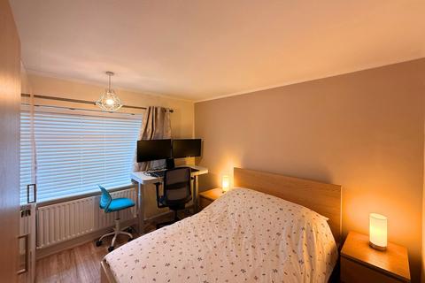 33 Ryarsh Crescent, Orpington, BR6 9SG