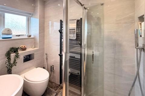 33 Ryarsh Crescent, Orpington, BR6 9SG