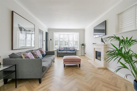 4 bedroom detached house for sale, Sidbury Close, Sunningdale