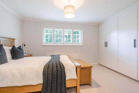 4 bedroom detached house for sale, Sidbury Close, Sunningdale