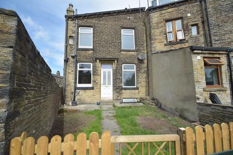 2 bedroom end of terrace house to rent, Stradmore Road, Bradford BD13