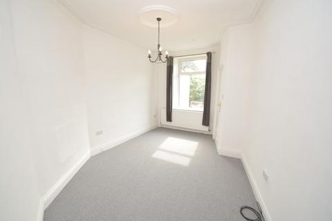2 bedroom end of terrace house to rent, Stradmore Road, Bradford BD13