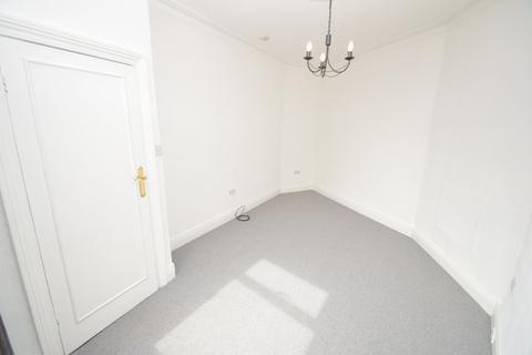 2 bedroom end of terrace house to rent, Stradmore Road, Bradford BD13