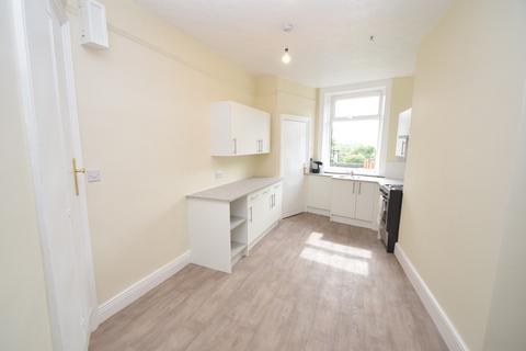 2 bedroom end of terrace house to rent, Stradmore Road, Bradford BD13